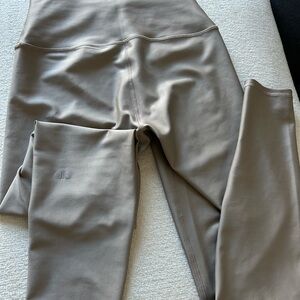 Small Alo Leggings
